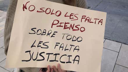Concentración en Cádiz contra la gestión del Centro de Protección Animal
