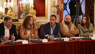 El Pleno de la Diputación se opone a la vuelta del nombre Carranza al estadio municipal de Cádiz