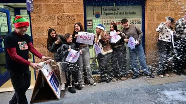 El Gordo no cae en Cádiz, pero la provincia celebra cinco premios de la Lotería de Navidad: descubre dónde