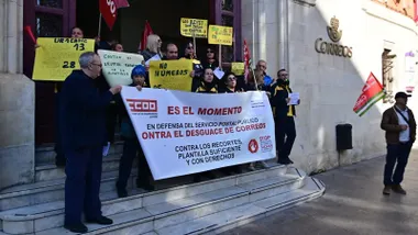 Éxito del primer día de huelga en el servicio de reparto de Correos en Cádiz, según CCOO