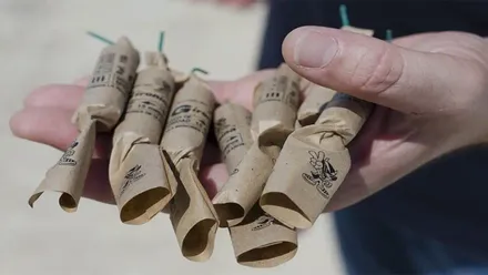 Cádiz prohíbe los petardos por Navidad, Fin de Año y Reyes