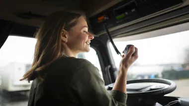 Soluciones innovadoras de aparcamiento para camiones