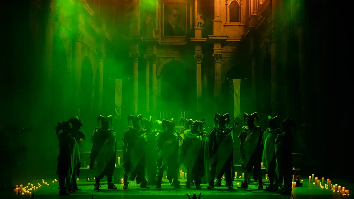 La comparsa 'Bendita tú eres' en el Gran Teatro Falla.