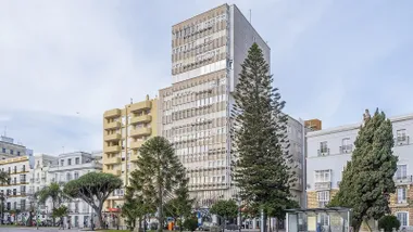 Dos inmuebles de Cádiz ingresan en el Registro del Movimiento Moderno de España y Portugal