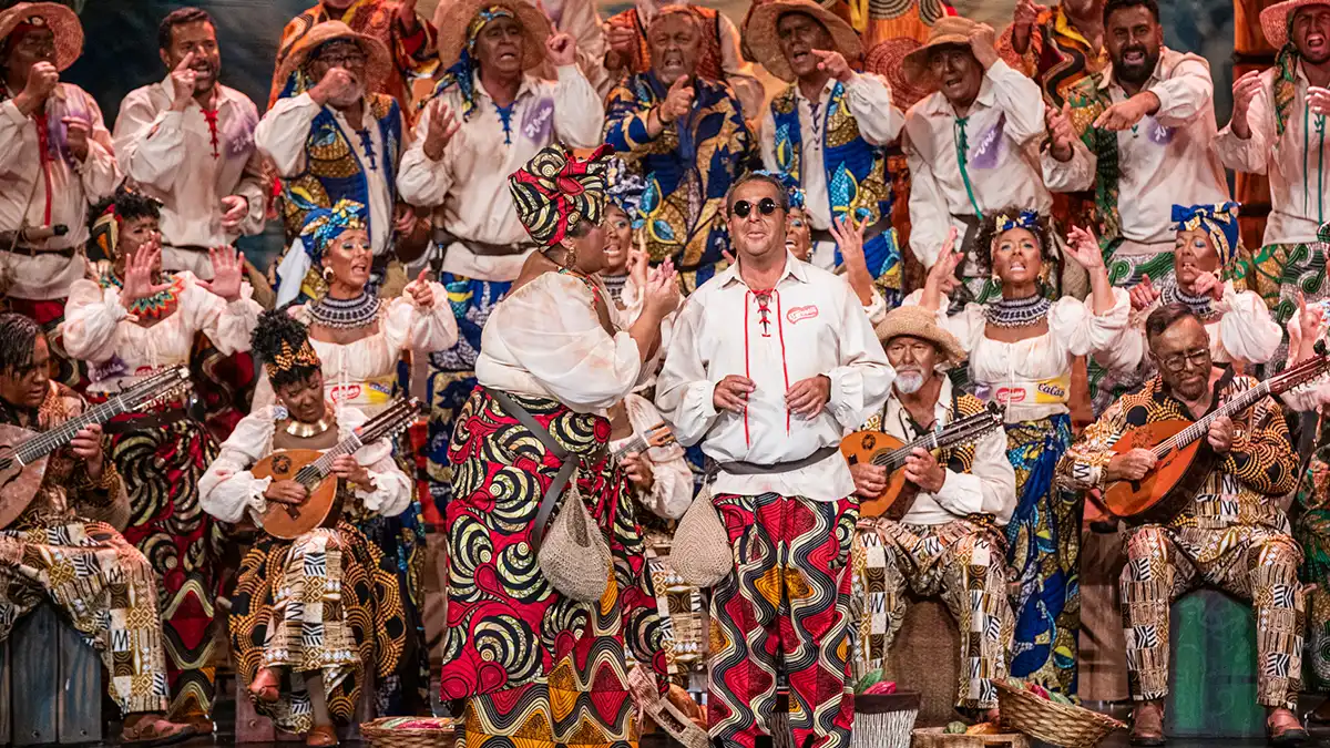 El problema de la vivienda destaca entre las coplas de la última sesión de cuartos de final del COAC 2025