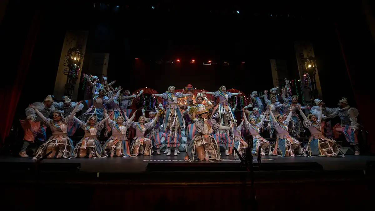 El coro 'Cádiz, el 'show' en el Gran Teatro Falla