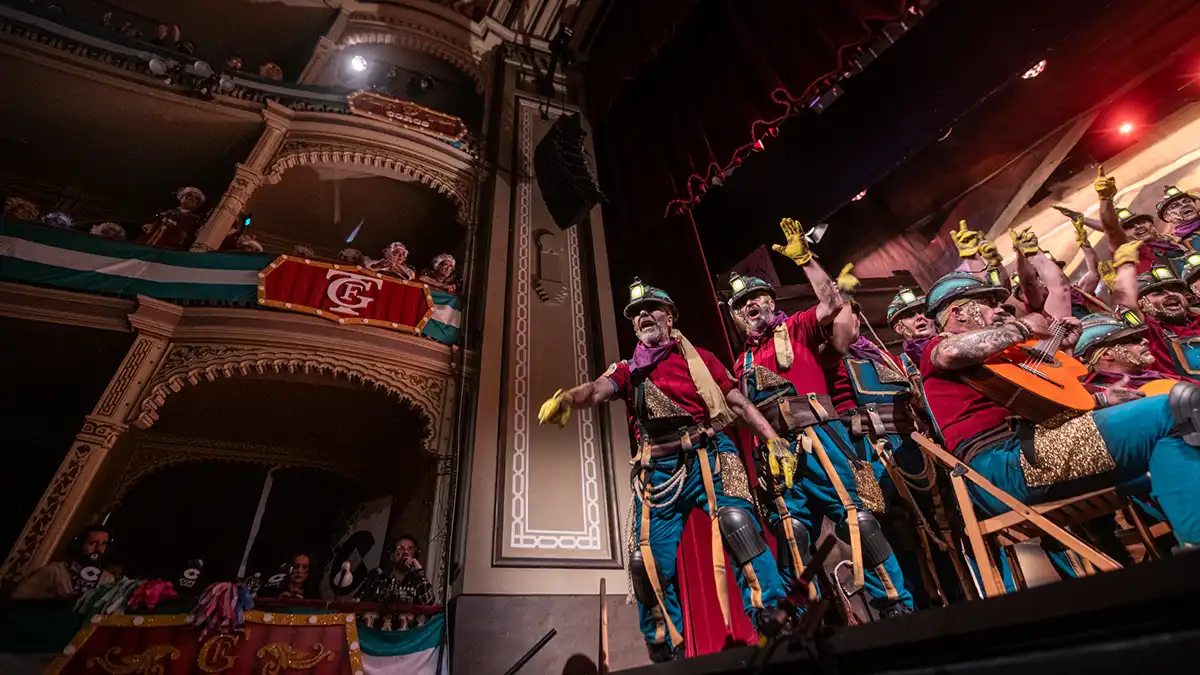 El coro 'Las entrañas de Cádiz' en el Gran Teatro Falla