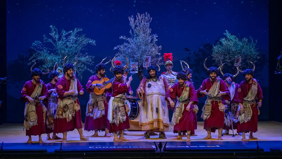 La chirigota 'El beso más famoso después de Jenni Hermoso' en el Gran Teatro Falla