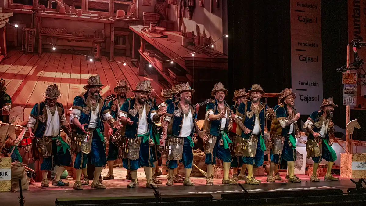 La comparsa 'Tocando madera' en el Gran Teatro Falla