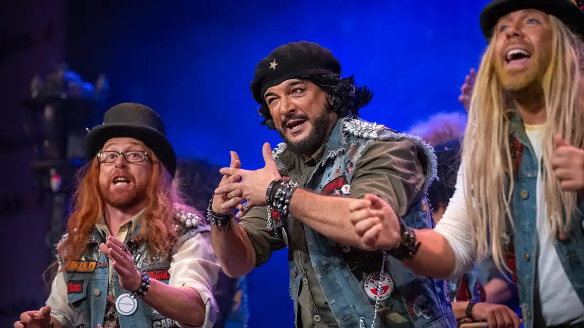 La chirigota 'Los butaneros chirigota de CAICDC' en el Gran Teatro Falla