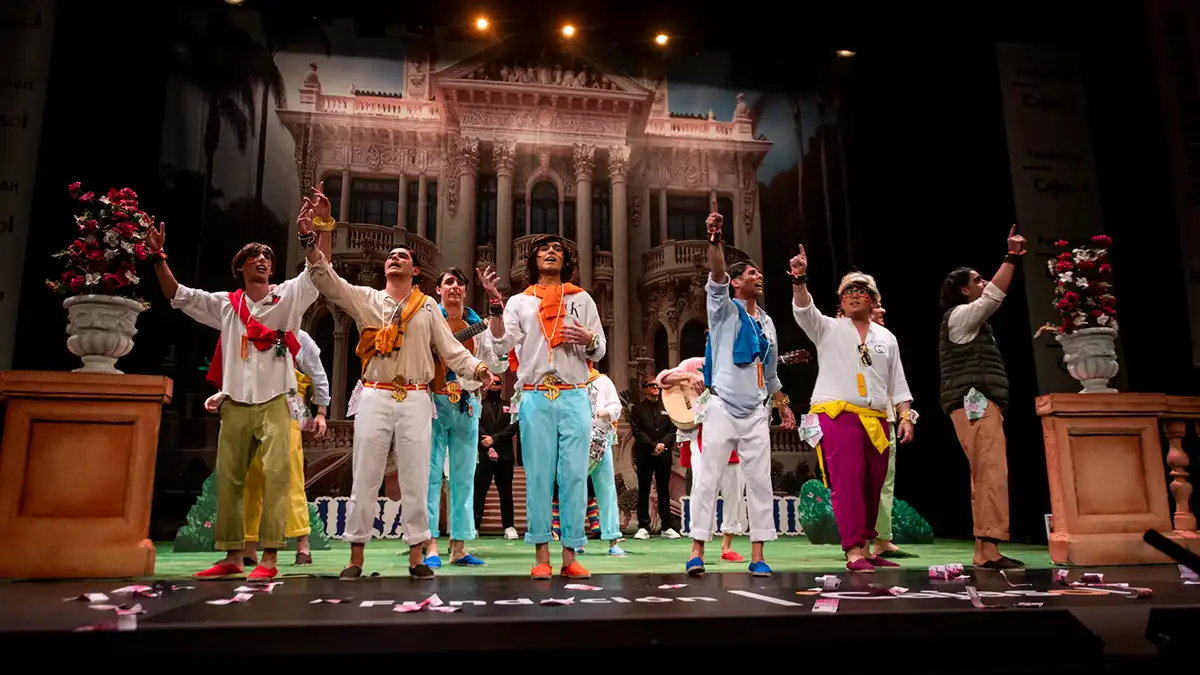 La chirigota 'Los hijos de los millonarios, vulgo Los carahote' en el Gran Teatro Falla