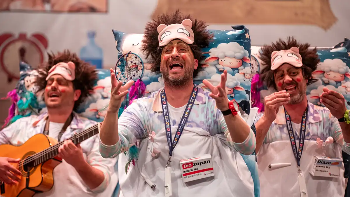 La chirigota 'Noche de fiestas' en el Gran Teatro Falla