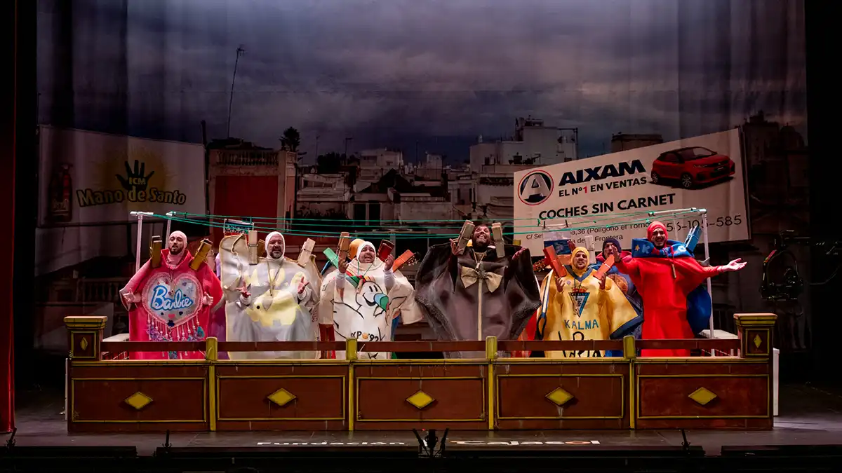 La chirigota 'Pa' colgaera la mía' en el Gran Teatro Falla