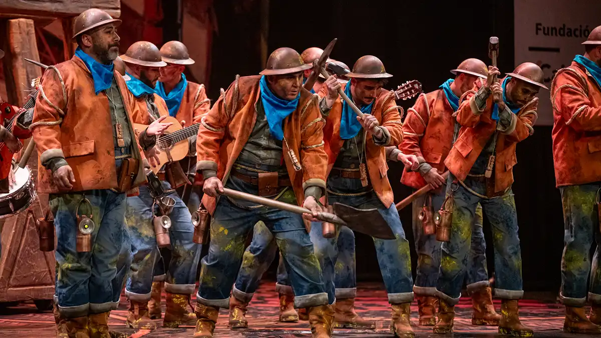 La comparsa 'La volaura' en el Gran Teatro Falla