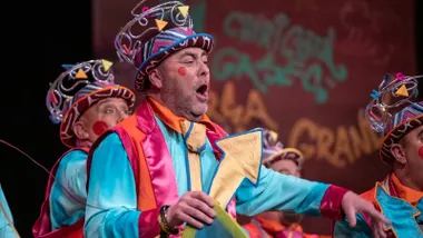 El problema de la vivienda destaca entre las coplas de la última sesión de cuartos de final del COAC 2025