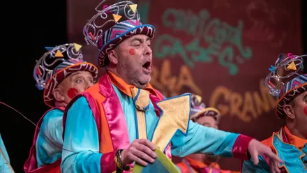 El problema de la vivienda destaca entre las coplas de la última sesión de cuartos de final del COAC 2025