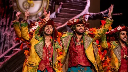 La comparsa 'DesOBDC!!' en el Gran Teatro Falla