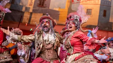 La comparsa 'Las ratas' en el Gran Teatro Falla