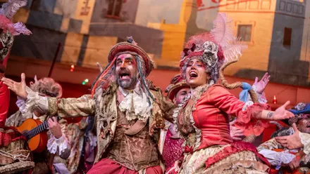 La comparsa 'Las ratas' en el Gran Teatro Falla