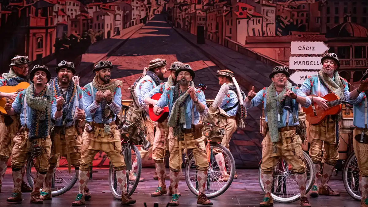 Comparsa 'Los majareta de la bicicleta' en el Gran Teatro Falla