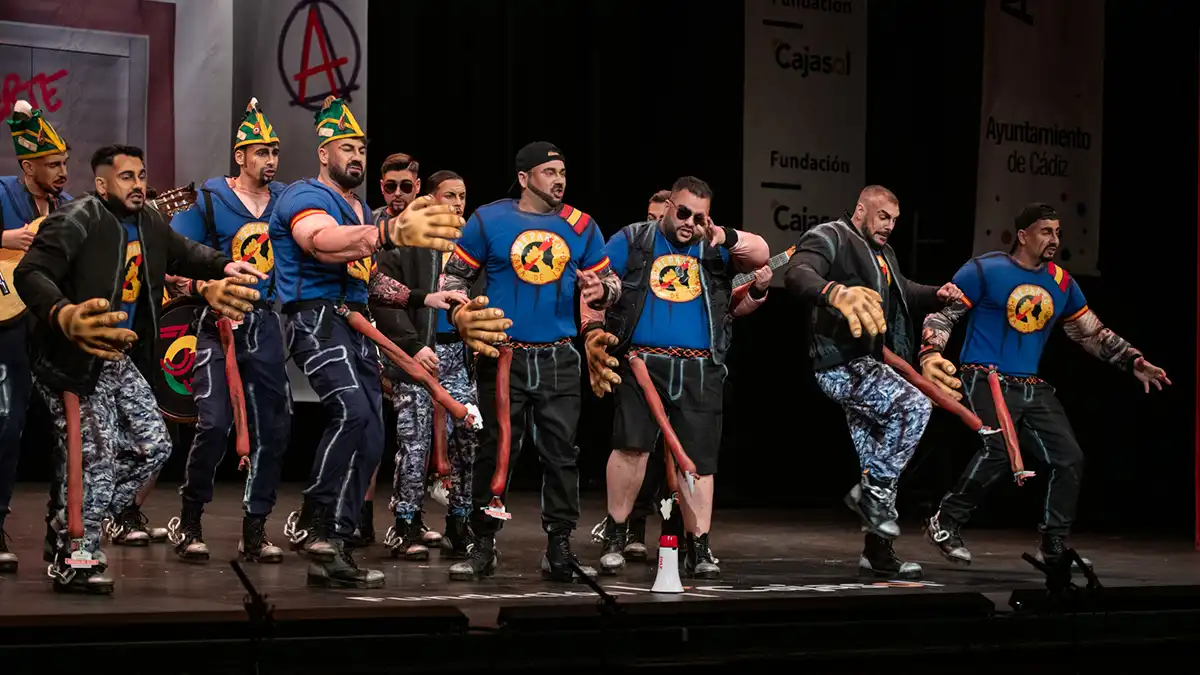 La chirigota 'Los que reparten a domicilio' en el Gran Teatro Falla