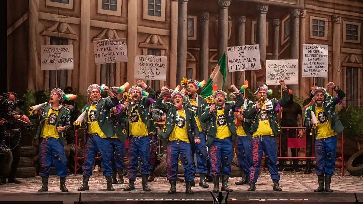 La chirigota 'Pa' rebeldía mi poesía po' cógela que es mía' en el Gran Teatro Falla
