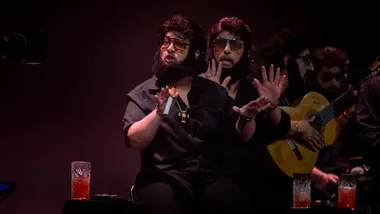 La chirigota 'Los calaíta (fuimos a por tabaco) una chirigota de toda la vida' en el Gran Teatro Falla