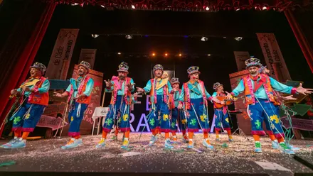 La chirigota ' Los que van a cantar te la sudan (los disléxicos)' en el Gran Teatro Falla