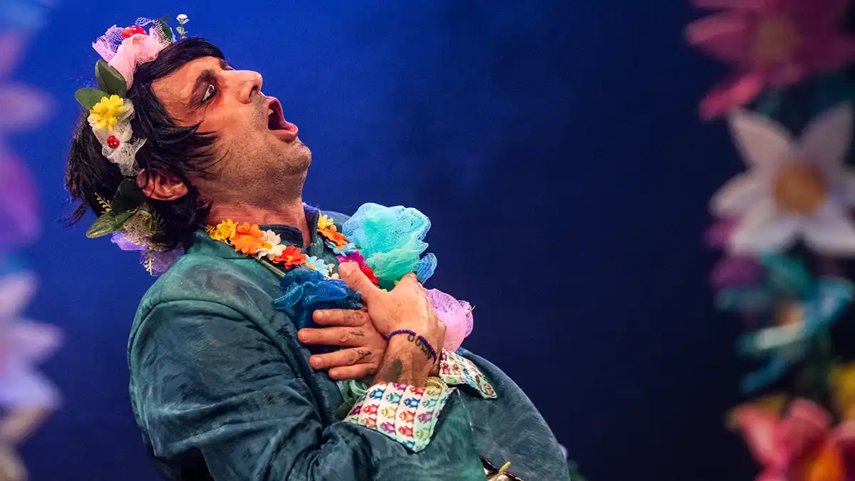 La chirigota 'Los hermanos del buen fin' en el Gran Teatro Falla