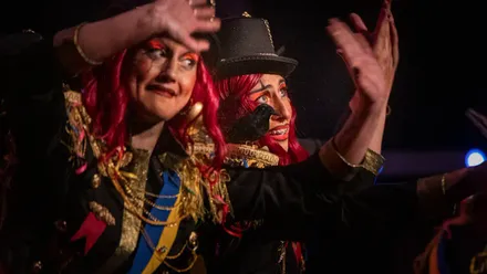 La comparsa 'La Mala' en el Gran Teatro Falla