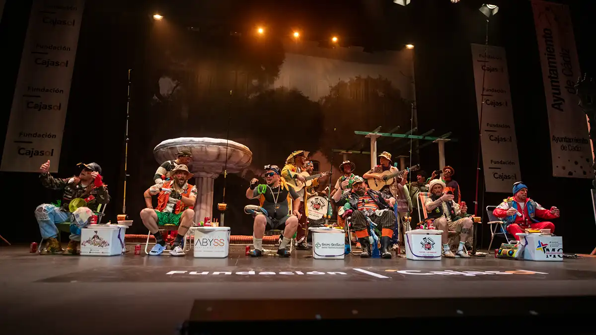 La chirigota 'El que pueda que empate' en el Gran Teatro Falla