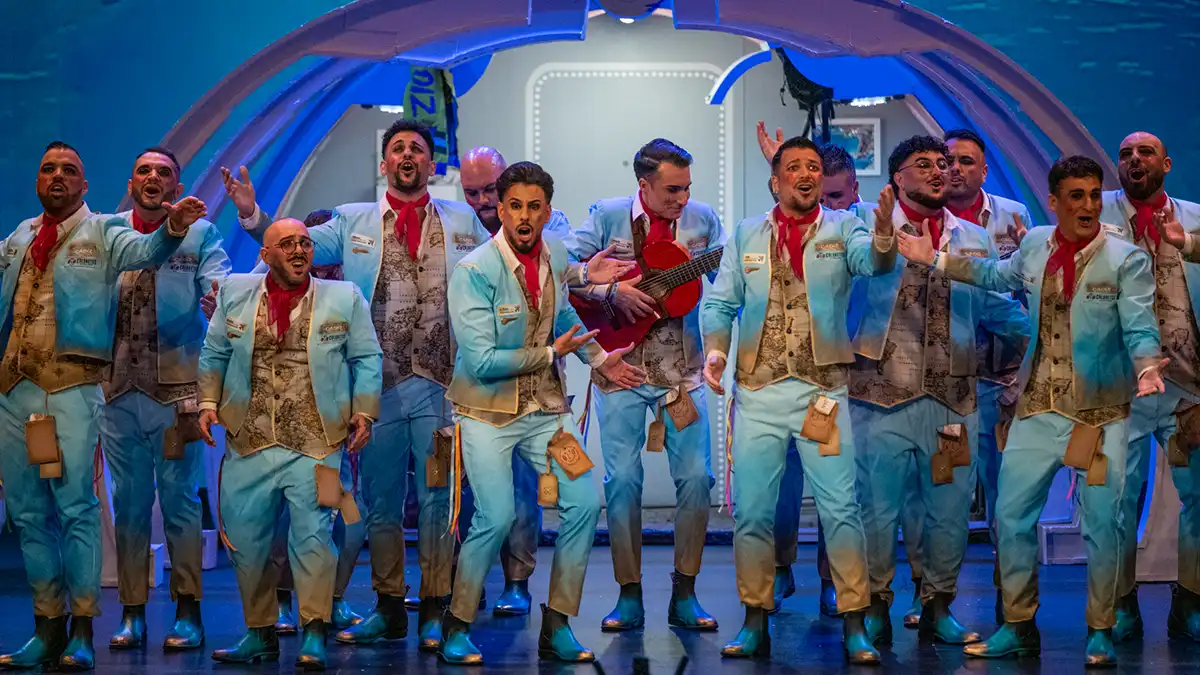 La comparsa 'Los que tocan el cielo' en el Gran Teatro Falla