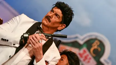 Las chonis y los James Bond, ofrecieron el plato fuerte de la sexta sesión de cuartos del COAC 2025