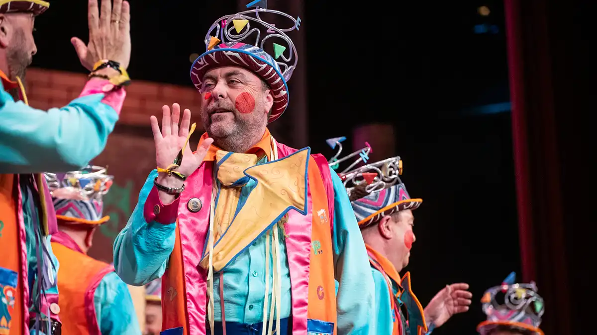 La chirigota 'Cádiz, los que van a cantar te la sudan (los disléxicos)' en el Gran Teatro Falla