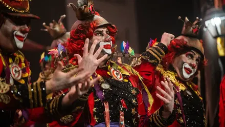 La comparsa 'La Resistencia' en el Gran Teatro Falla