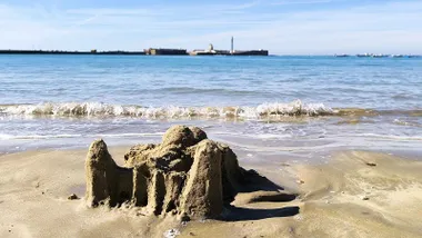 Dominguito de Caleta. ¿Reconoces este 'castillo de arena'?