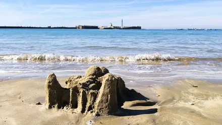 Dominguito de Caleta. ¿Reconoces este 'castillo de arena'?