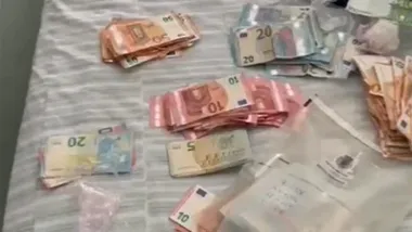 Detenido en su casa del barrio de la Laguna de Cádiz con medio kilo de coca y casi 100.000 euros