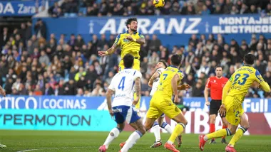 Un serio Cádiz CF empata en su visita al Real Zaragoza y amplía a siete los partidos sin perder