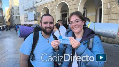 Intuición femenina y un poco de suerte: la vista de las dos primeras personas de la cola para la Final del COAC 2025