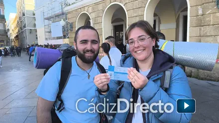 Intuición femenina y un poco de suerte: la vista de las dos primeras personas de la cola para la Final del COAC 2025