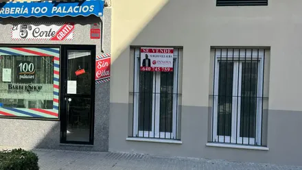 Conflicto vecinal por la transformación de un local en viviendas en Cádiz