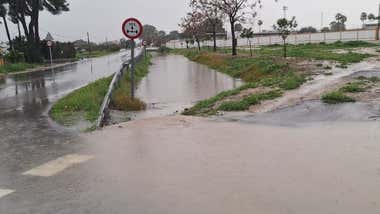 La borrasca Laurence corta la AP-4 y otras once carreteras en la provincia de Cádiz