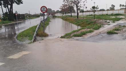 La borrasca Laurence corta la AP-4 y otras once carreteras en la provincia de Cádiz