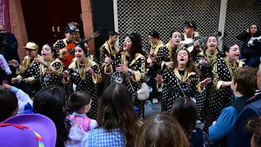 La chirigota 'Las gitaneras' en el Carnaval de Cádiz