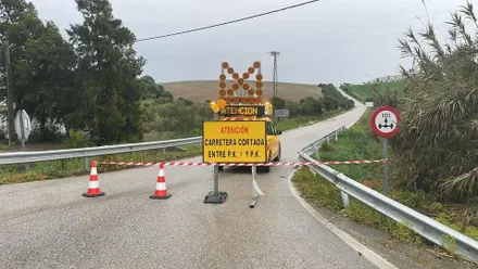 Incidencias en las carreteras de Cádiz por el temporal: cortes y circulación con precaución