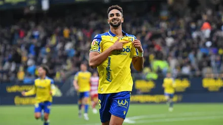 Sufrida e importante victoria del Cádiz CF, que sigue mirando hacia arriba