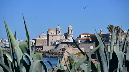 Marzo se despide con Levante y abril arrancará con lluvias en Cádiz, según la Aemet