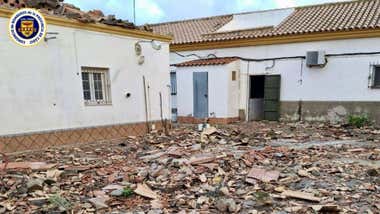Efectos del tornado que se registró en la noche del lunes en Conil