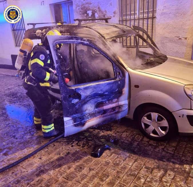 Tercer incendio de vehículos en Cádiz en diez días